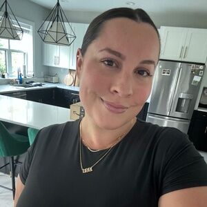 Meet your Posher, Liana